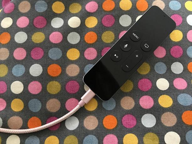 Cómo configurar y usar su control remoto de carga de Apple TV Apple TV