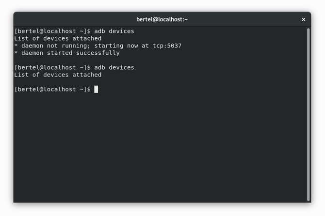 Terminal de Linux que muestra el comando "dispositivos adb" sin resultado