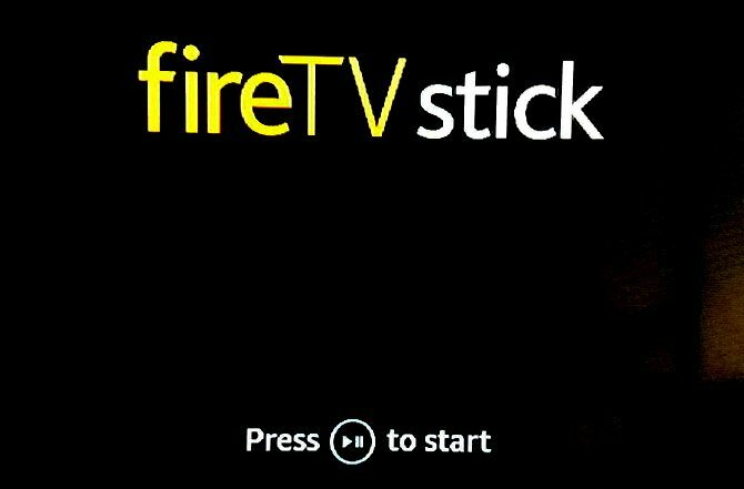 Pantalla de inicio para configurar Amazon Fire TV Stick después de emparejar el control remoto