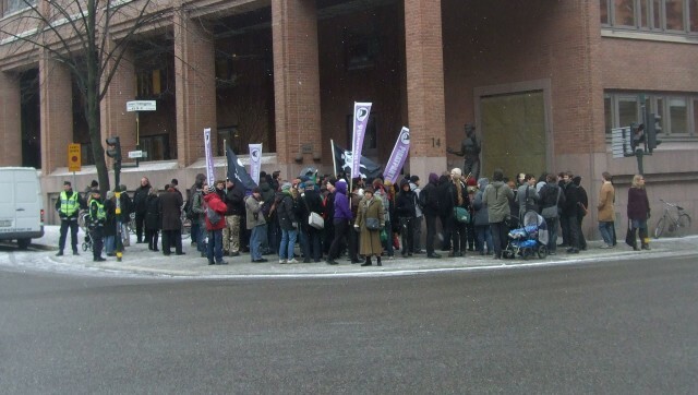 Protestando el juicio en Estocolmo