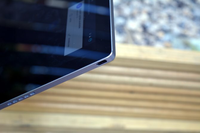 Revisión de MakeUseOf Puerto USB-C Google Pixel C