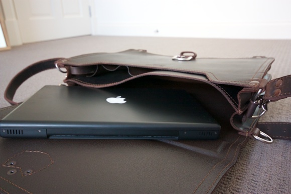 ¡Ensillar! Bolsas de cuero para laptop y fundas para iPad en juego [Sorteo] IMG 1978