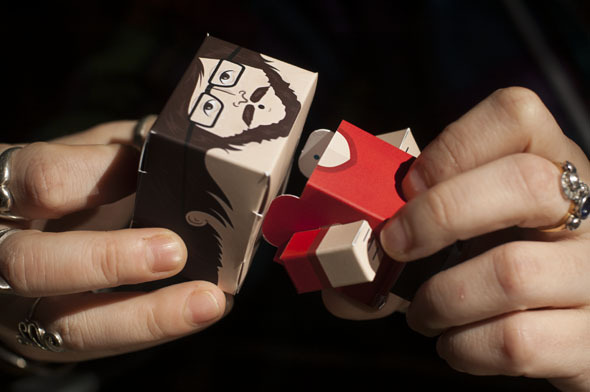 Diseñe, ordene y ensamble su mini figura personal con Foldable.me [Sorteo] DSC 0110