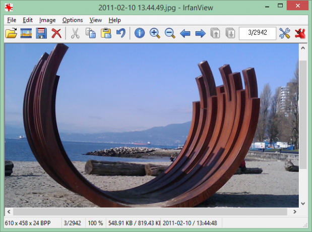 Esta es una captura de pantalla de uno de los mejores programas de Windows. Se llama IrfanView Image Viewer