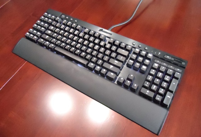 revisión del teclado de juegos corsair vengeance k95