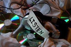 Los 5 mejores sitios web para escuchar CD antes de comprar listentocd