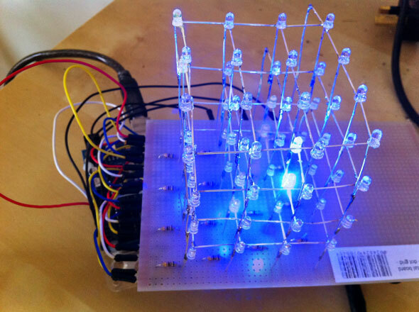 Cómo hacer un cubo LED Arduino pulsante que parece que vino del futuro Cubo led 4x4x4 terminado