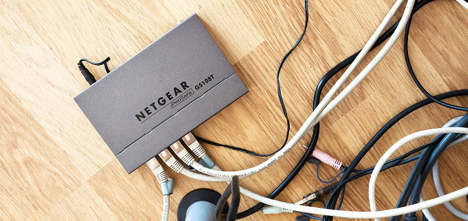 7 características del enrutador Wi-Fi que necesita para una red doméstica rápida enrutador netgear desorden de ethernet