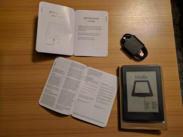 Cómo configurar y usar su Kindle Paperwhite 01 Paperwhite Contenido de la caja