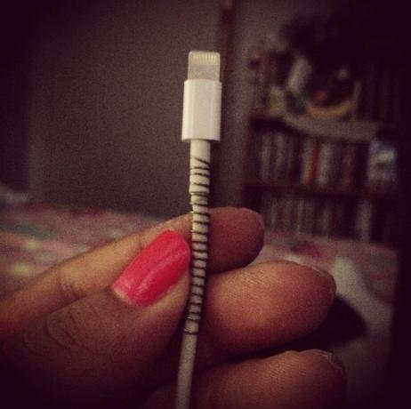 Instagram-Life-Hacks-Spring-Pen-Coil-Coil-Cable-Charger