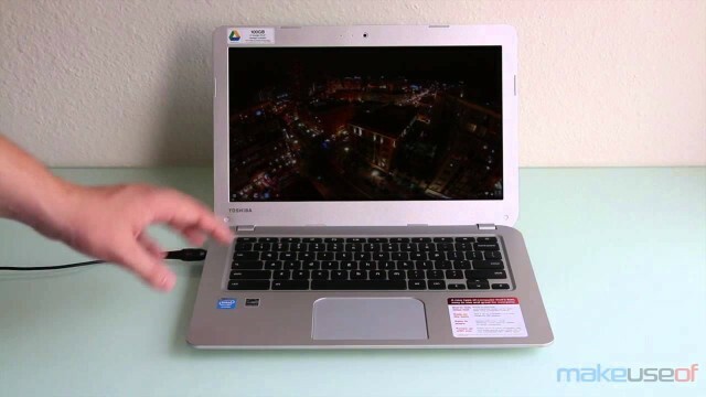 Miniatura de video para el video de youtube Toshiba CB35-A3120 Chromebook Review and Giveaway