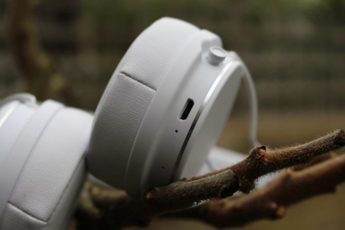 Auriculares Bluetooth Urbanear Plattan 2 con puerto de carga micro-USB